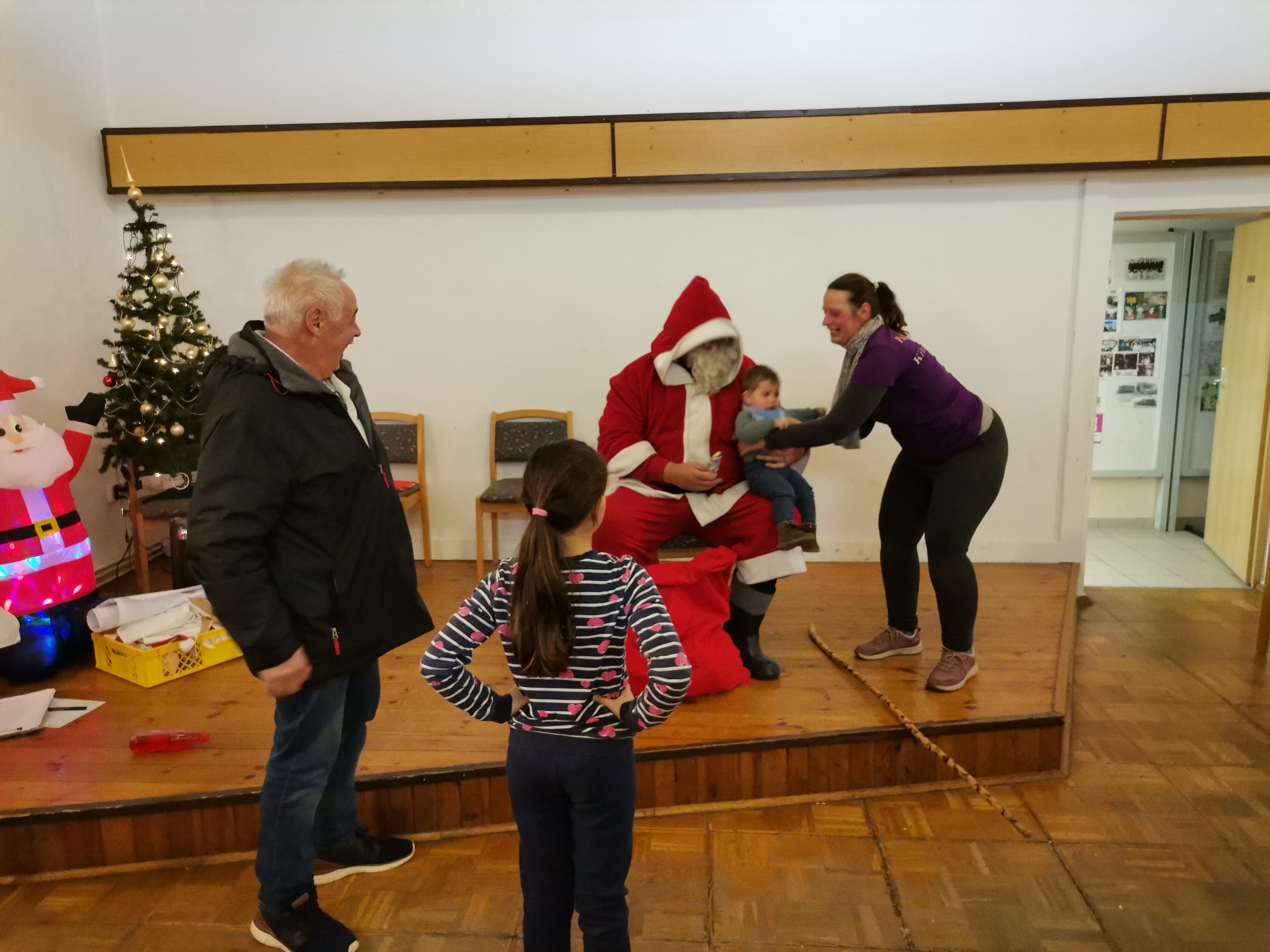 ./WeihnachtmarktThalborn2025/IMG_20241214_162741_BURST001_COVER.jpg